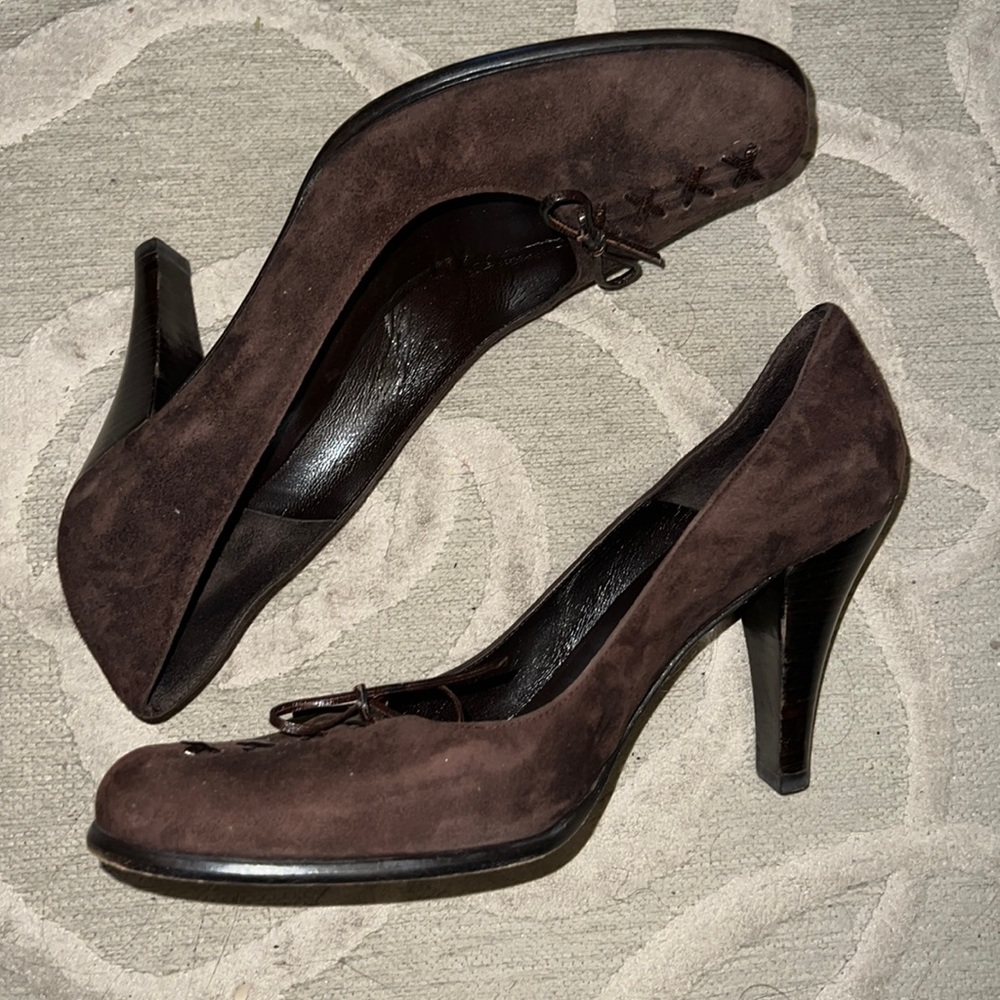 🇪🇸🌷Luzia Mirnar🌷Brown suede round toe laced bow trim high stacked heel pump